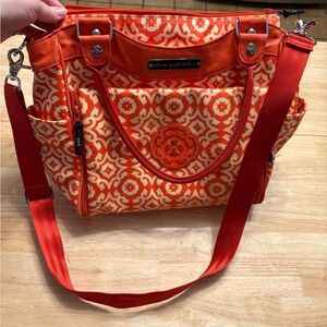 Petunia Pickle Bottom City Carryall Relaxing in Rimini Diaper Bag